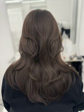 アマトウキョウスマートサロン(AMA TOKYO×Smart Salon) ヘーゼルベージュ　ブリーチなし　レイヤーカット　海外風