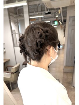 シェノン(Chainon.) アップスタイル　ねじりヘア　お呼ばれヘア