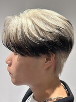 オーシャントーキョー 神戸(OCEAN TOKYO KOBE)&nbsp;ホワイトブラックエンドカラーニュアンスセンターパート