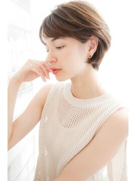 ネオリーブ チロル 横浜西口店(Neolive CiroL.) 20代30代40代 キレイなシルエットの前下がりショート