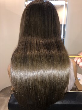 アールサロン アオヤマ(Rr SALON AOYAMA) プラチナミネコラストレート