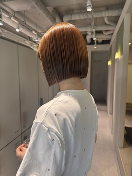 ムーム(Momb) ストレートボブ