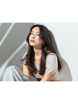 伸ばしかけの髪も、ロングヘアもお任せください！前髪や顔周りのカットも、あなたに似合うスタイルに♪