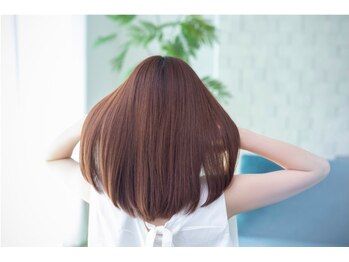キャルティー(CALTY JAPAN)の写真/年々髪質が変わってきた方やクセ・広がりで扱いにくい髪も、思わず触りたくなる自然なサラツヤ髪に♪