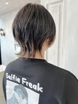 キャアリー(Caary) 福山市美容室Caary似合わせカット大人気レイヤーウルフスタイル