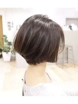 オウル(Owll) 【DISHEL】ミニマムショートボブ アッシュグレーイルミナカラー