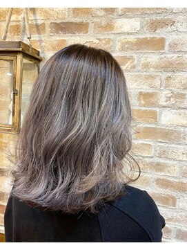 ティンク センター南 (Tink) エモグレージュ