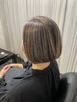 ラブクロムトーキョー オモテサンドウ(LOVECHROME OMOTESANDO)&nbsp;ミニマムボブ　大人のハイライト　白髪活かし　センターパート