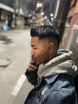 ドルクス 日本橋(Dorcus) ホワイトシルバーメッシュショートヘア短髪フェード小川町美容室