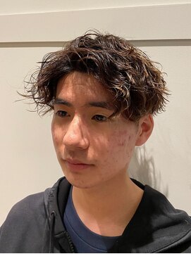 ビーワールド(B WORLD) くるくるパーマ【髪質改善/デザインカラー/ショート】