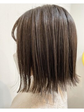 ヴィアーレ(VIALE) 切りっぱなしボブ