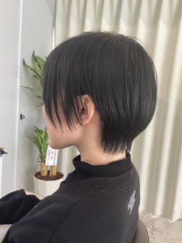 リエール(LIERRE)の写真/【多治見】くせ毛の悩みがある方におすすめ！顔周りの似合わせカットが得意なスタイリストが丁寧に施術◎