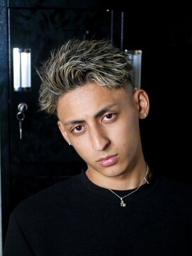 イーラ(era) フェザーショートパーマ/メンズ/刈り上げ/眉毛/ツイスト