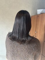ツヅル(tsuzuru.)&nbsp;透明感たっぷり暗髪ヘアカラー