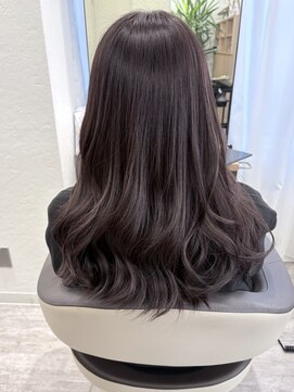 ウイ バイ ファースト 北四番丁店(u'i by first) 落ち着いた上品な ピンクパープル 重めゆる巻きロングレイヤー