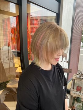 アース 郡山コスモス通り店(HAIR&MAKE EARTH) ミルクティーベージュ×ペールインナーカラーショート