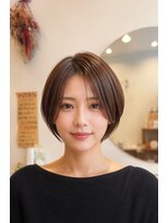 エメールヘア(aimere hair)&nbsp;丸みシルエットが可愛い耳かけショートボブ