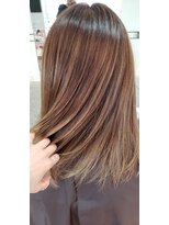 ヘアプラザ アーベン(HAIR PLAZA AERBEN) ハイライト+アッシュグレージュカラーで外国人風！