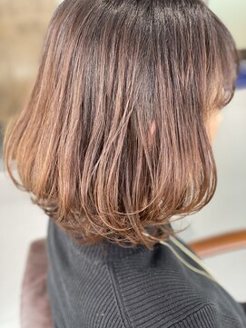 ヘアーメイク グロー(hair make grow) グレイカラー+グラデーション× レイヤーBOB