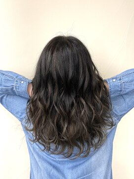 アイコニック 天神店(ICONIQ) カラーマジック【ハイライト×透け可愛い】