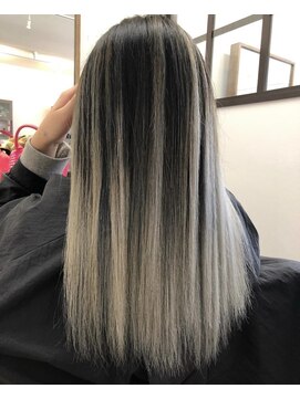 テテ(TETE) バレイヤージュホワイト　　長堀橋×心斎橋