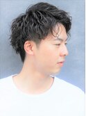今旬ツイストスパイラルパーマツーブロックショートサマーカット
