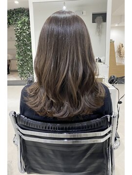 オウル(Owll) ◆◇上品なカラー　ボリュームのあるセミロング◇◆