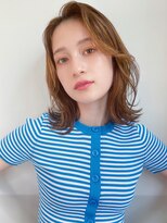 ハニーシブヤ(HONEY shibuya)&nbsp;甘すぎないセンターパートくびれミディ/シルキーベージュ