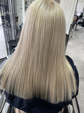 ニーゼロゼロナナ(2007) ブロンドカラー