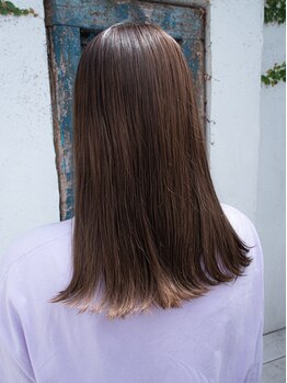 ユニヘアデザイン 徳島店(Uni. hair design)の写真/湿気でうねりや広がりが気になる季節…。ダメージレスでサラサラな手触りのいい扱いやすい髪を手に入れて♪