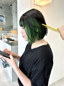 カケル(×.) インナーカラー/ボブ/ダークグレー