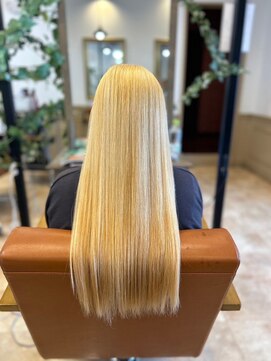 クロエ バイ ラヴィズム 新潟ビルボードプレイス2店(CLOE by LUVISM) ホワイトブロンド