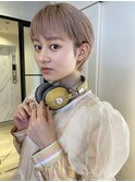 ピンクベージュ