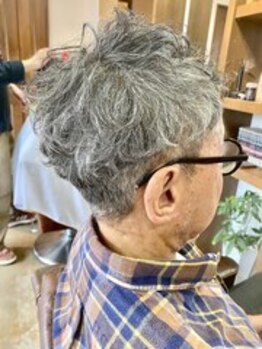 リンカラン オムヘアー(LINGKARAN Homme Hair)の写真/《阪神西宮駅/徒歩5分/理容室/駐車場あり》グレイカラーでオシャレを演出◇周りと差のつく仕上がりに◎