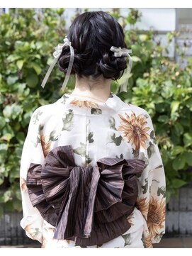 ヘアアレンジメント ボガスティーズ 溝の口店(Hair arrangement Vogusty's) ツイン団子ヘア