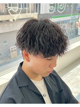 ジーニー 本厚木(Genie) フェザーパーマサーフカール刈り上げセンターパート