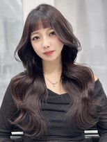 ロムーク 表参道(LOMKH)&nbsp;ミディアムレイヤーロングレイヤーカット顔周りボルドー