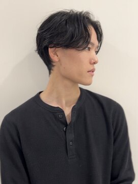 ピークアブー 銀座中央通り(PEEK-A-BOO) ハンサムショート毛流れフェザーパーマ黒髪サイドグラデーション