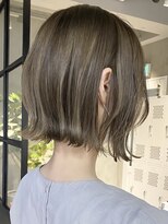 エリマ 横浜西口(elima)&nbsp;横浜西口イルミナカラーミディアムボブベージュアッシュグレー