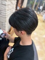 ヒラトヤ 肴町店&nbsp;ツーブロック韓国マッシュ刈り上げ黒髪束感ショートメンズヘア