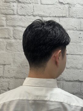 グレイスフル バーバープラチナム 六本木店(Graceful Barber platinum) ツーブロックナチュラルサイドパート