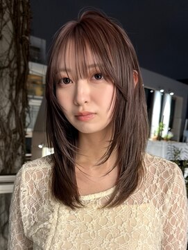 サンクプロジェクト(cinq PROJECT) 原宿顔周りレイヤーハッシュカットミディアムヘーゼルベージュ