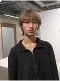 ミルクティーブロンドダークブルーワンホンレイヤーワンレンボブ