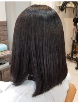 シュクル イスナーニ(しゅくる ithnani) ミディアムストレートエステ