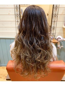 リップヘアデザイン バレイヤージュ グレージュ