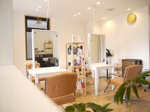 ヘアデザイン アーチェロ(hair design ACERO)の雰囲気（ナチュラルで落ち着いた店内）