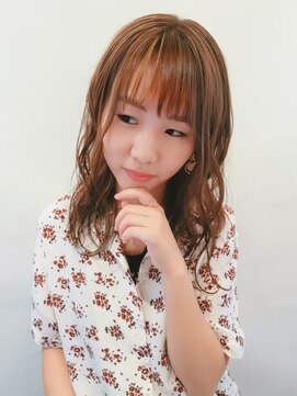 パーフェクトビューティーイチリュウエスエス(perfect beauty ichiryu SS) ゆるっとランダムなカールにシースルーバンクでスタイリッシュに