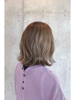 ヌイ 横浜(nui)&nbsp;ミルクテーベージュ外ハネボブ_ローライトスリークボブ