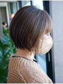 首元が綺麗に見える大人のくびれショートボブ