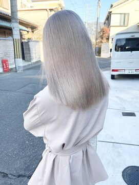 ラヴィ 山科店(Lavy) 真っ白いい女